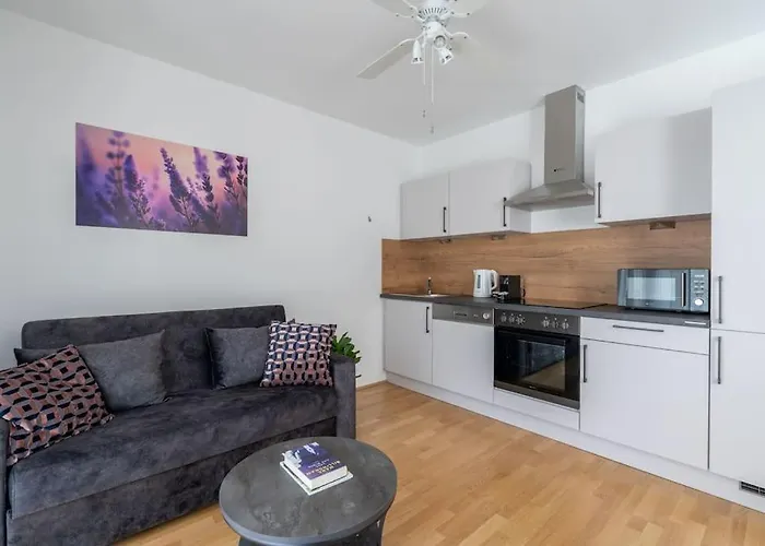 1br With Balcony, Urban Style By Hm