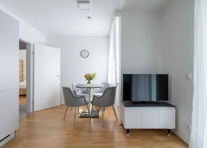 1br With Balcony, Urban Style By Hm Апартаменти *