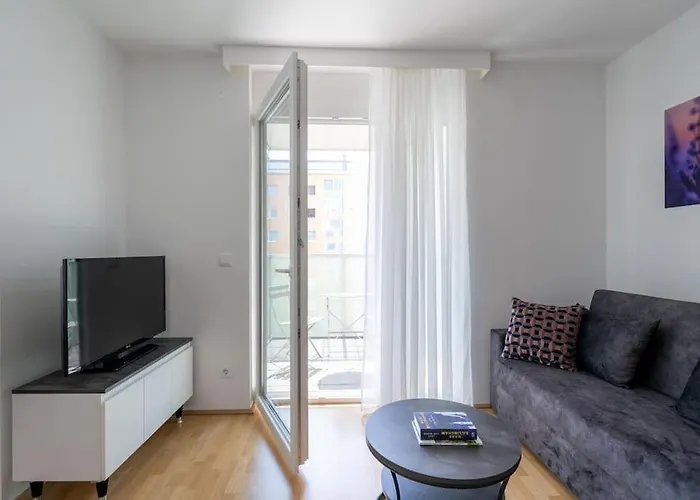 Апартаменти 1br With Balcony, Urban Style By Hm Відень
