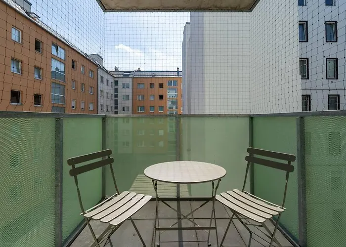 1br With Balcony, Urban Style By Hm Апартаменти