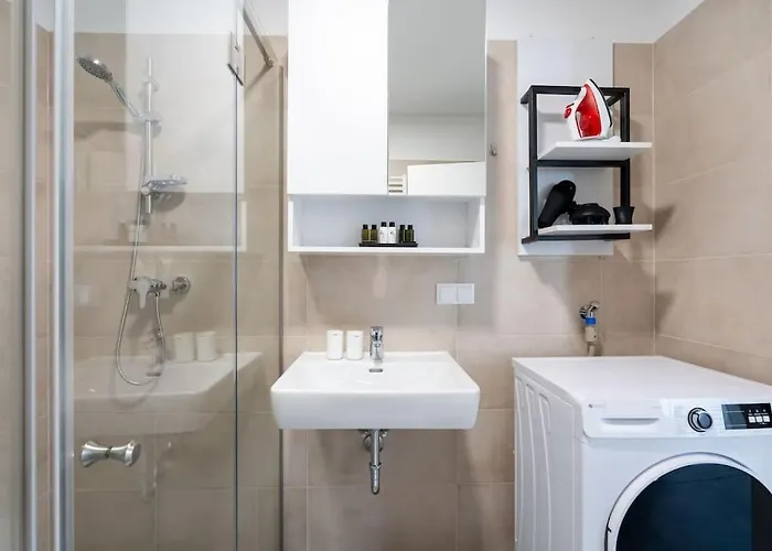 Апартаменти 1br With Balcony, Urban Style By Hm *